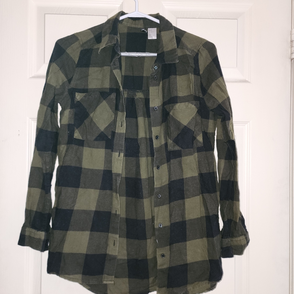 H&M Green and Black Plaid Button-Up Shirt